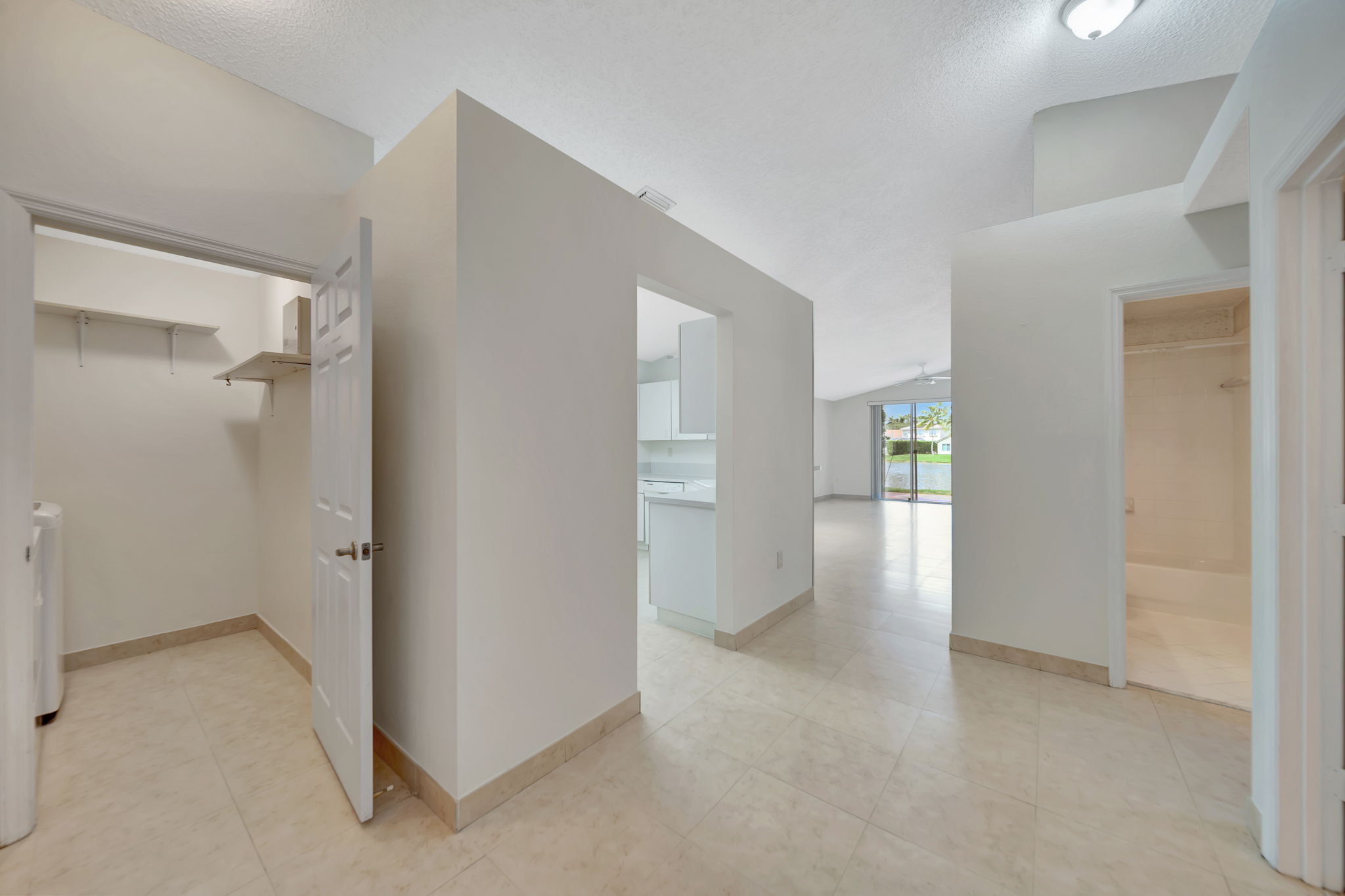 16411 Sapphire Bend, Weston — real estate photography by Digilux HD