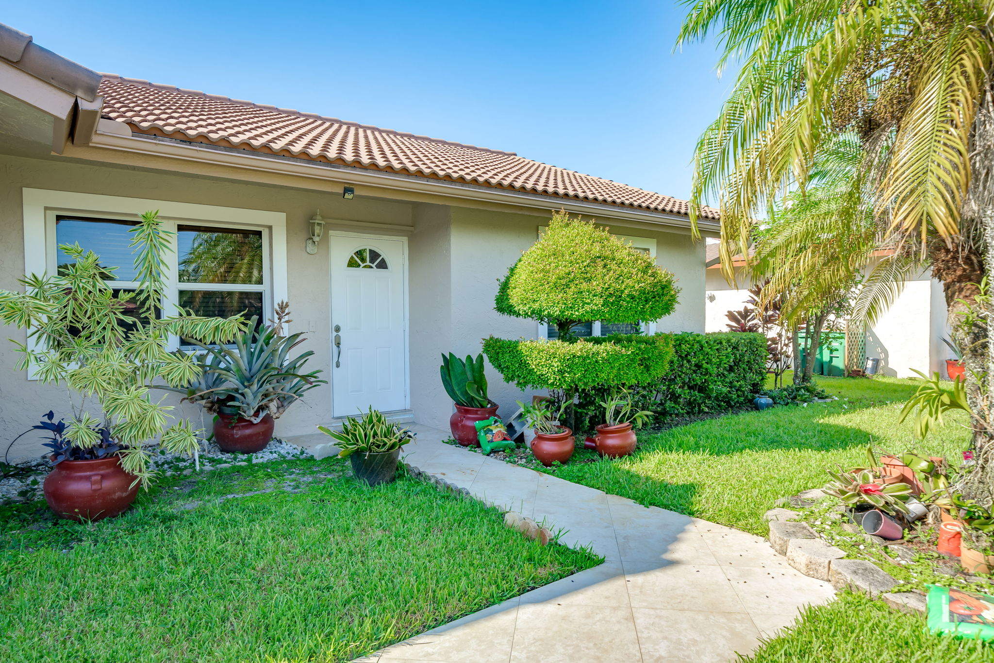 10318 NW 70th Ct, Tamarac — real estate photography by Digilux HD