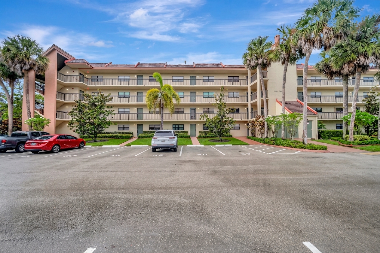 Hammock Blvd, Coconut Creek — real estate photography by Digilux HD