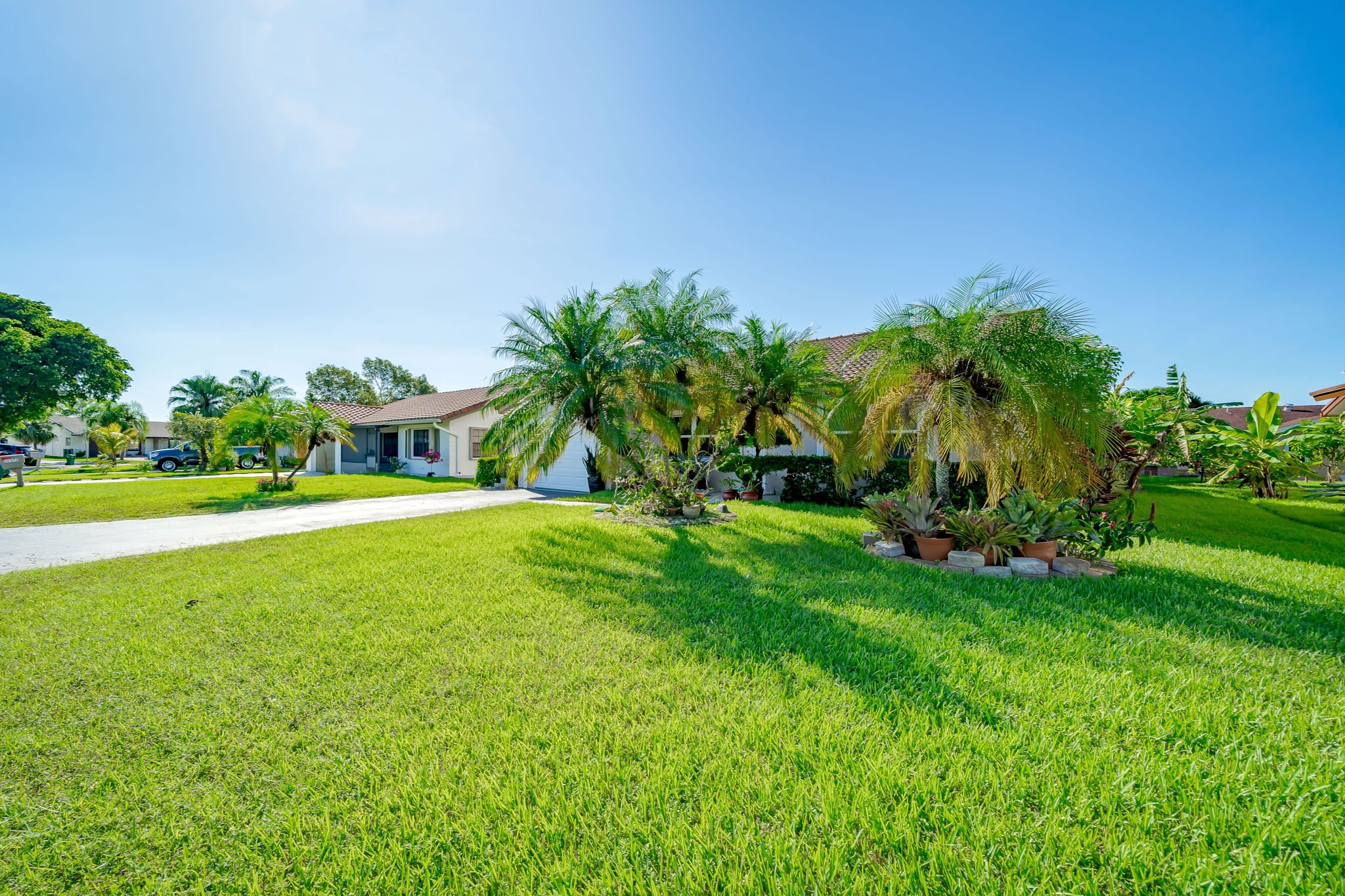 10318 NW 70th Ct, Tamarac — real estate photography by Digilux HD