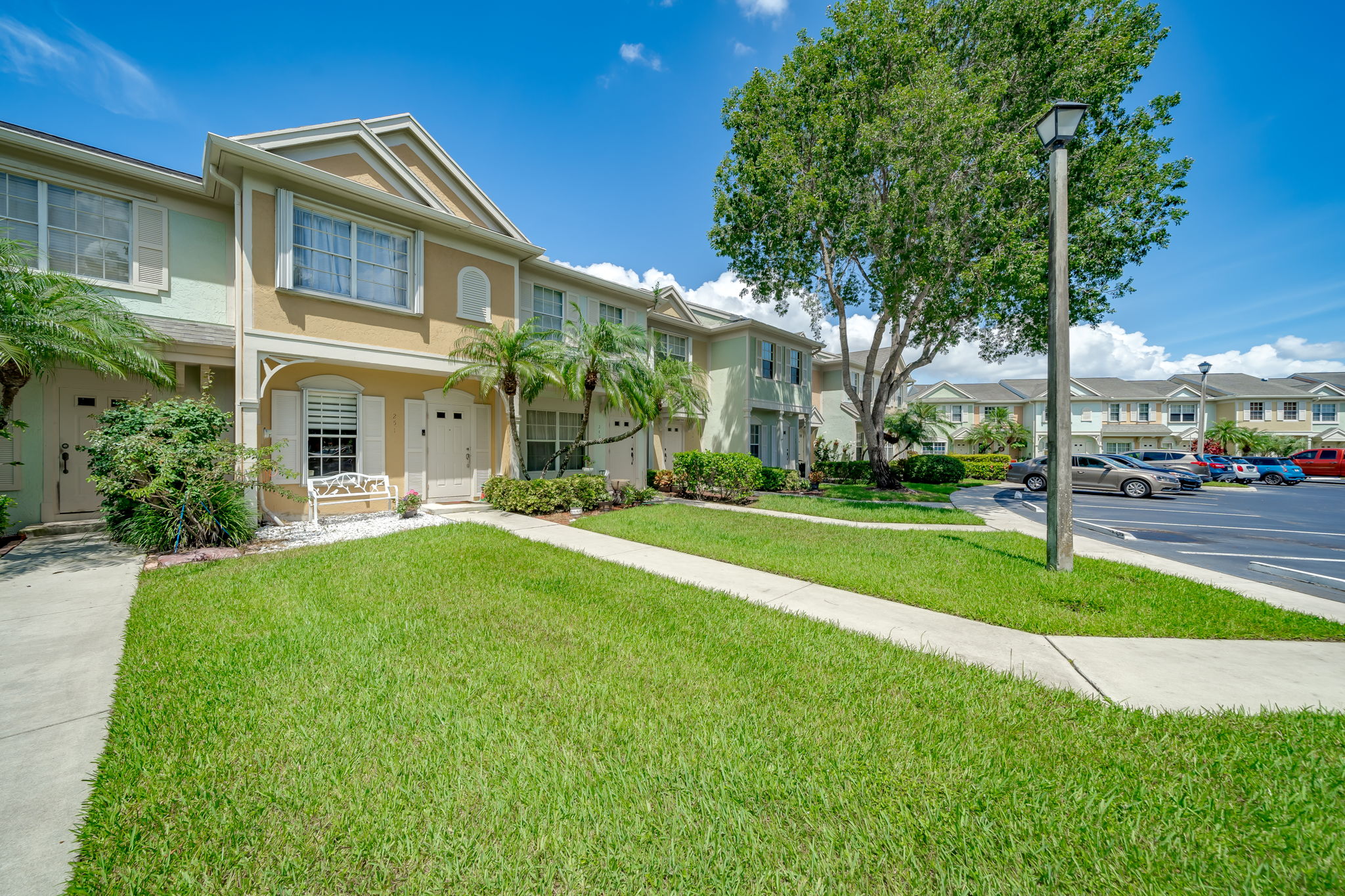 251 Mallory Ct, Weston — real estate photography by Digilux HD