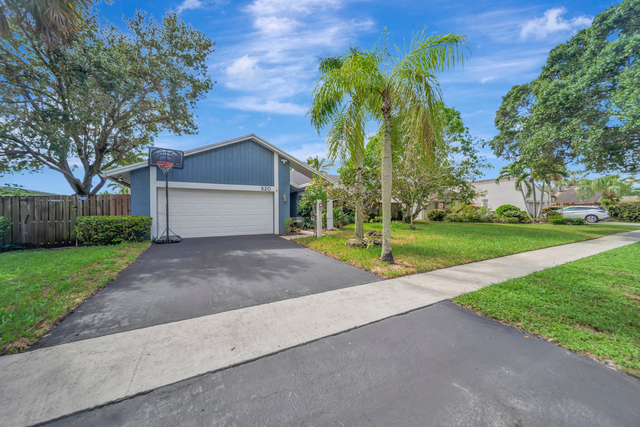 E Plantation Cir, Plantation — real estate photography by Digilux HD