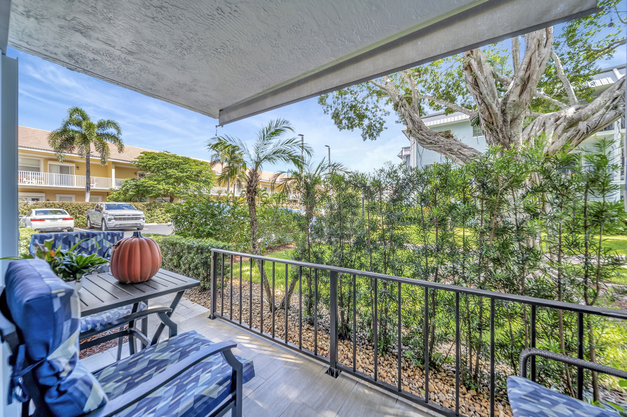 NE 5th Terrace, Wilton Manors — real estate photography by Digilux HD