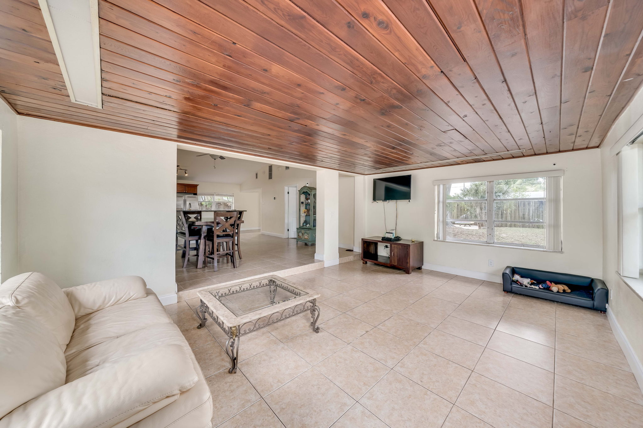2750 N 67th Ave, Hollywood — real estate photography by Digilux HD