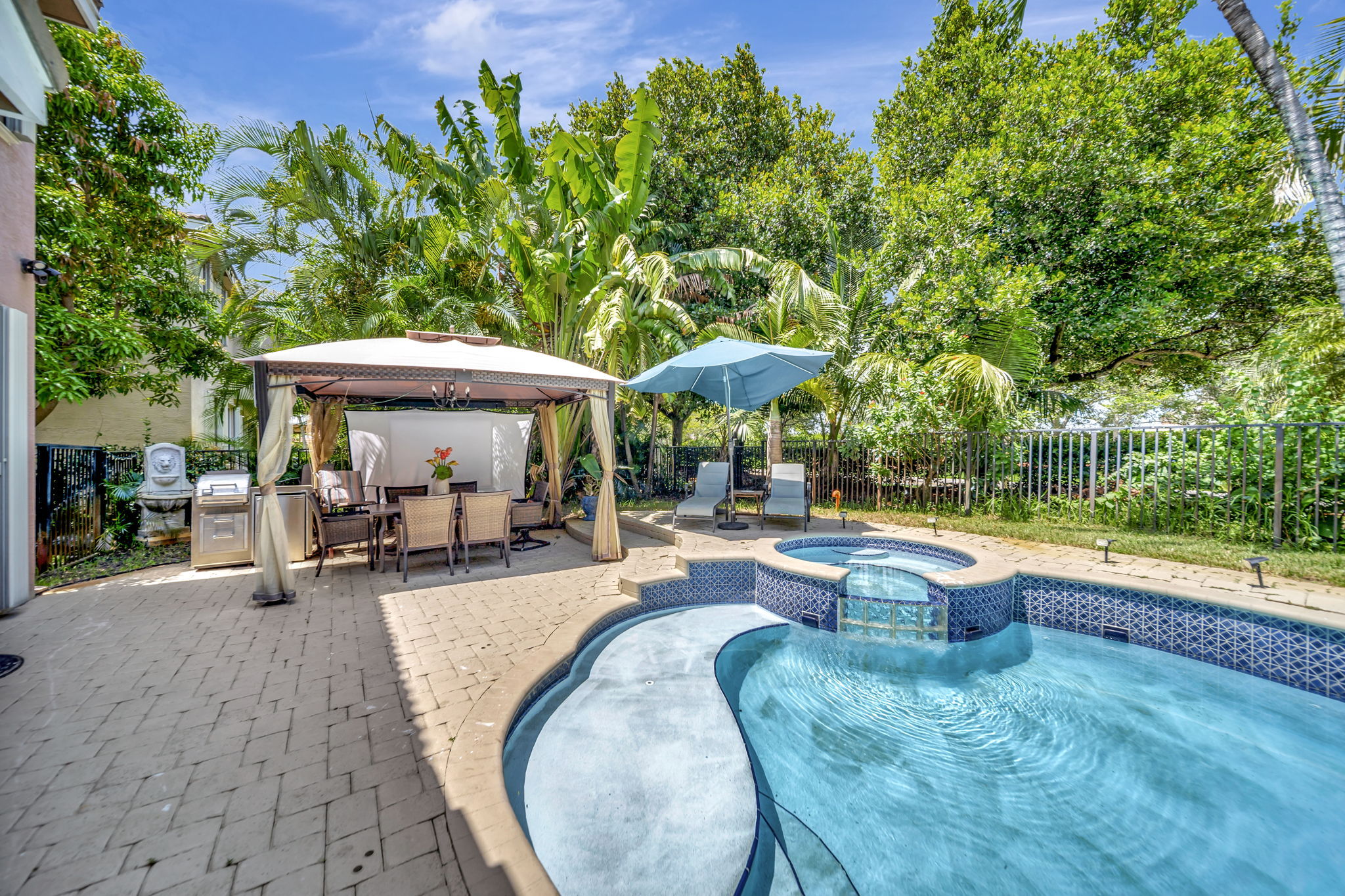 SW 152nd Ter, Miramar — real estate photography by Digilux HD