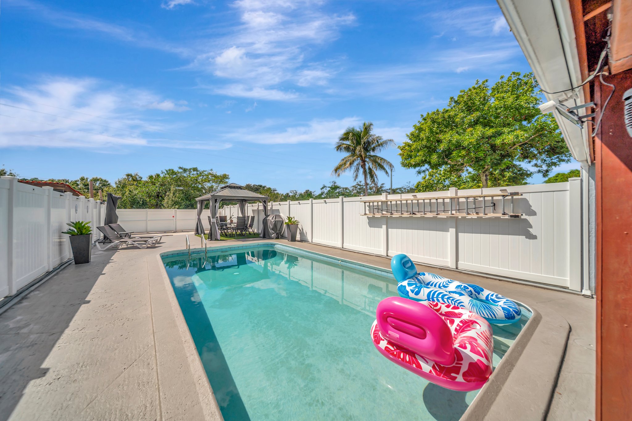 SW 7th St, Margate — real estate photography by Digilux HD
