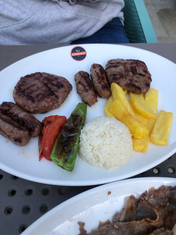 Günaydın Köfte & Döner Zorlu Avm