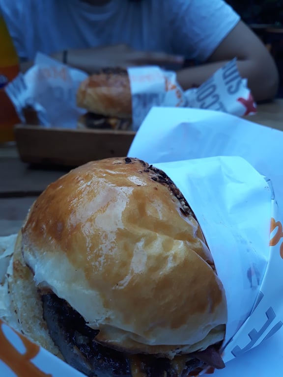 Burger X