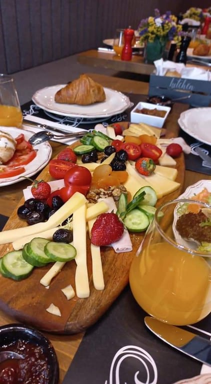 Le Cuistot Bistro by Chef Carlos