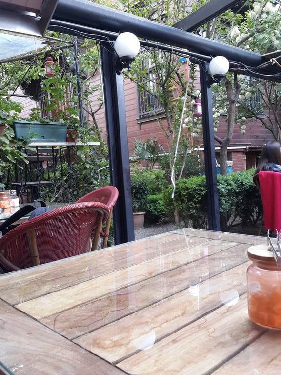 Sera House Cafe