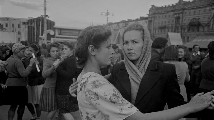 Public street dancing in Moscow in 1947