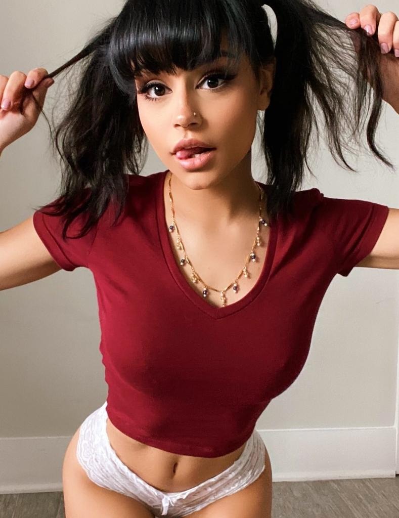 Onofria escort in Cairo