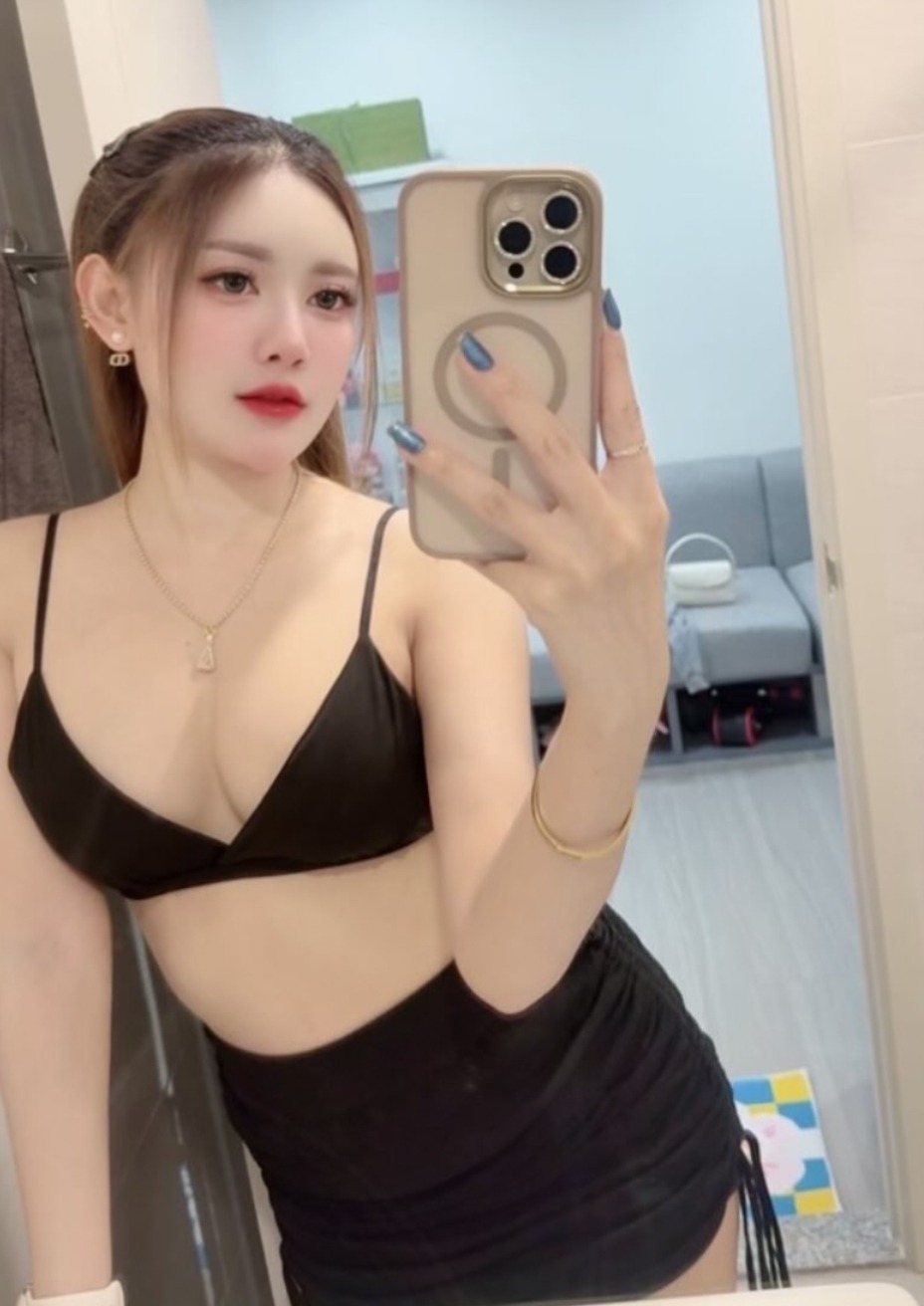 ERLIN escort in Bali