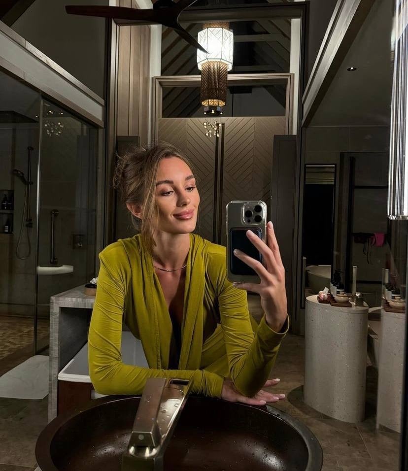 NADINA escort in Paris