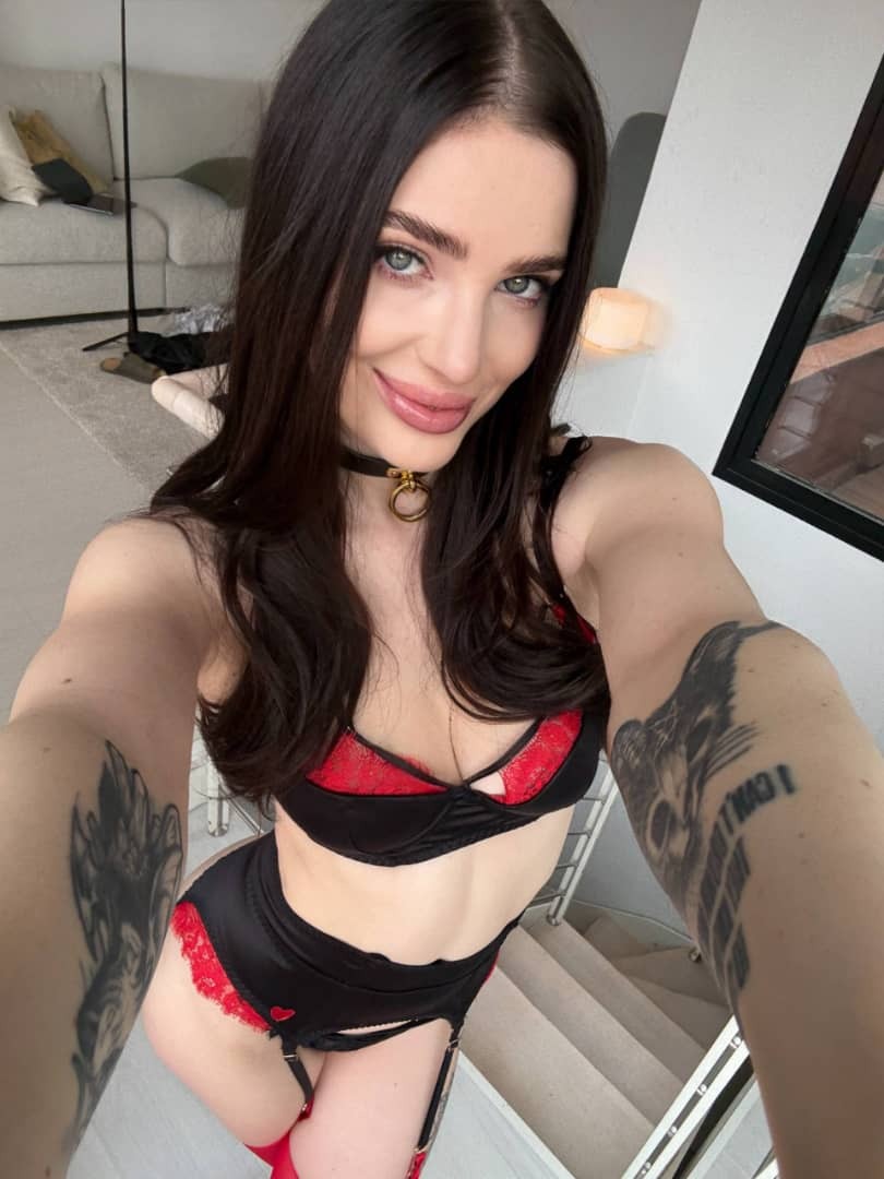 Katalina escort in Athens