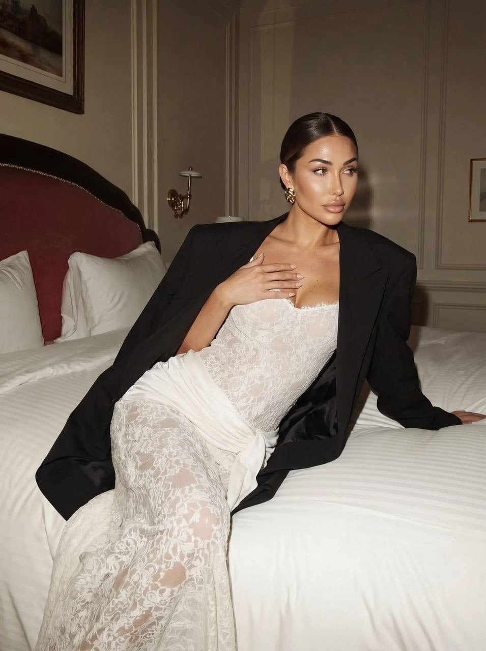 MIZONA escort in London