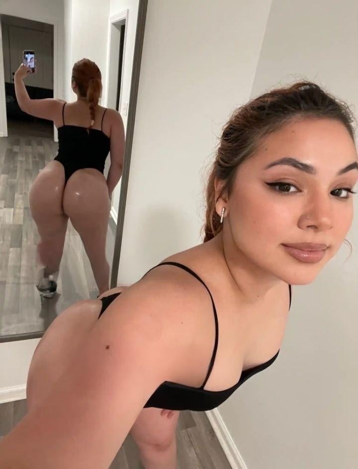 Liya escort in Amsterdam