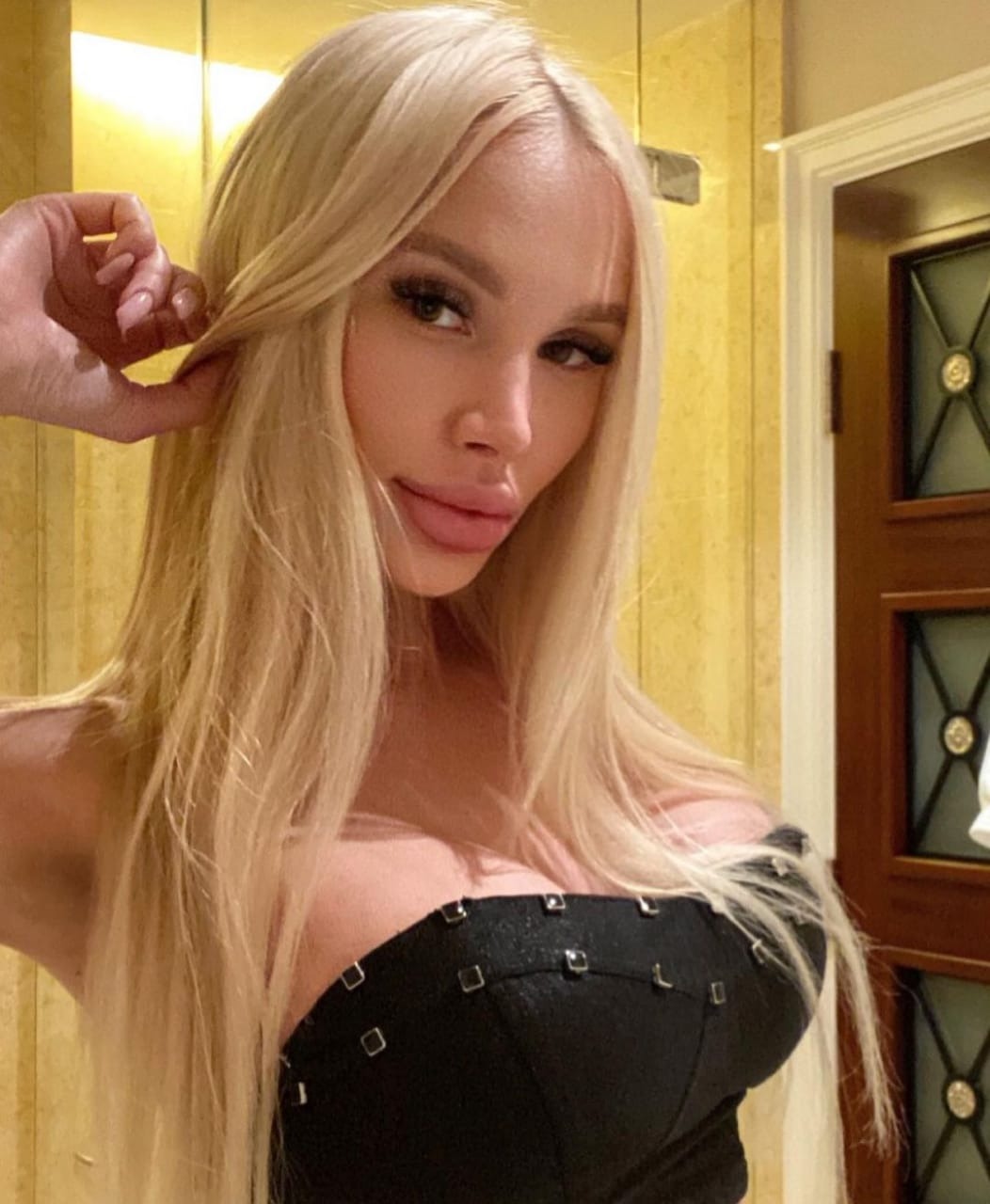 Elena escort in Milano