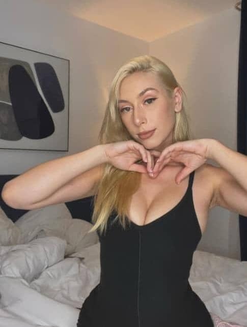 Auriana escort in Valencia