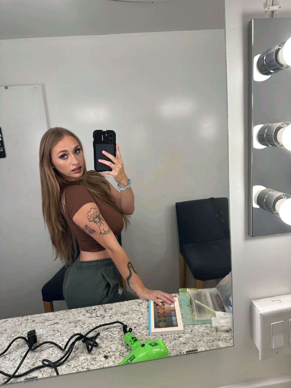 Aria Dubois escort in Athens
