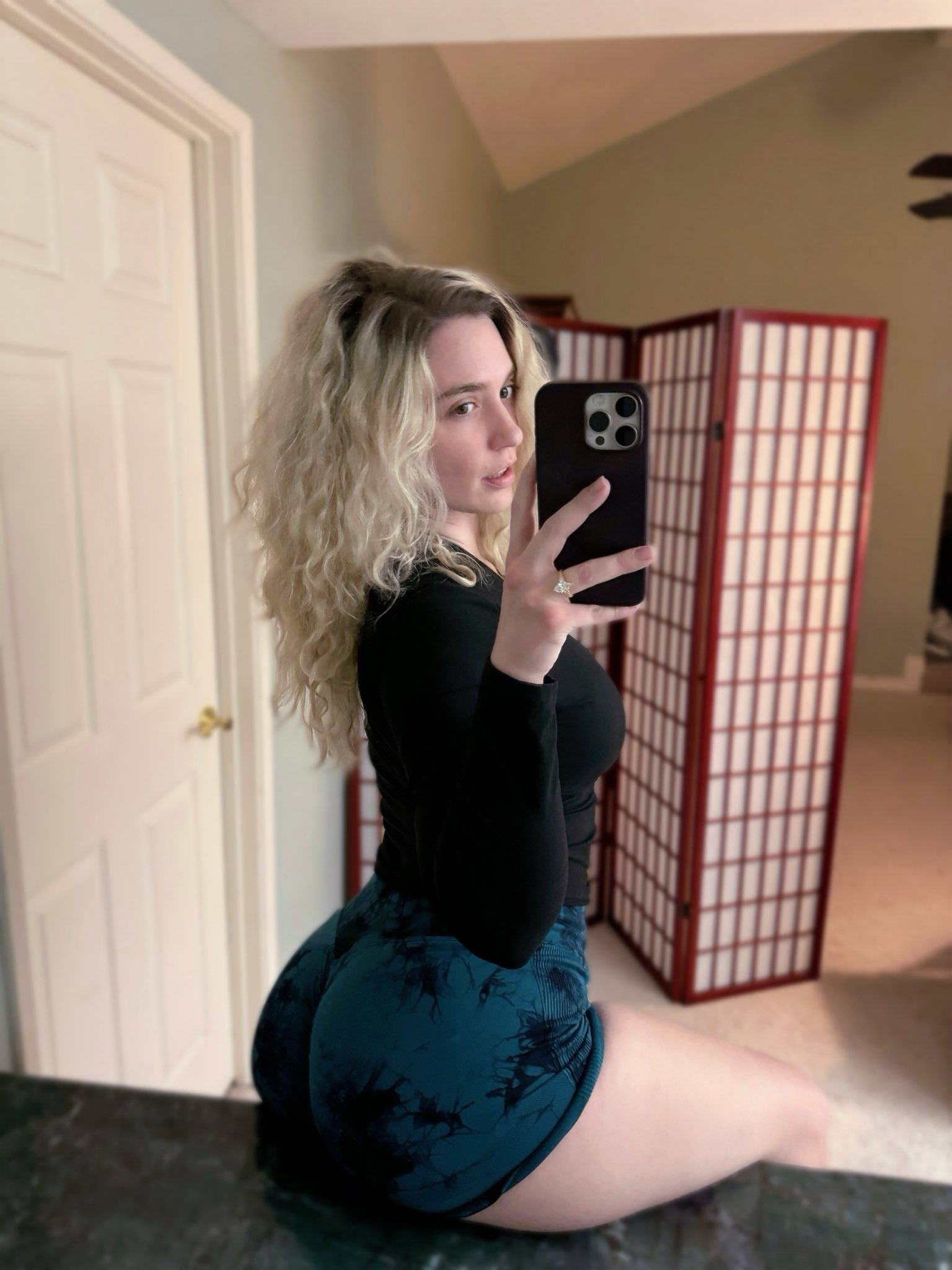 Laurinda escort in Zagreb