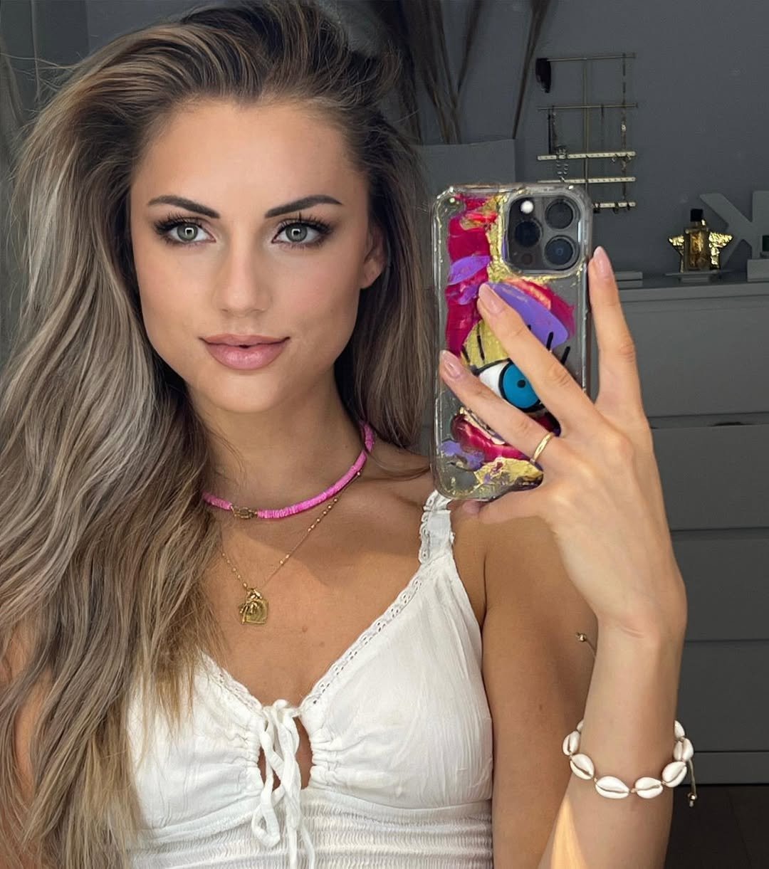 VIDIA escort in Paris