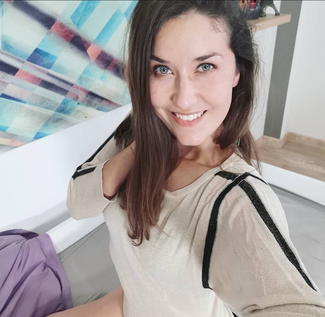 Manon escort in Athens
