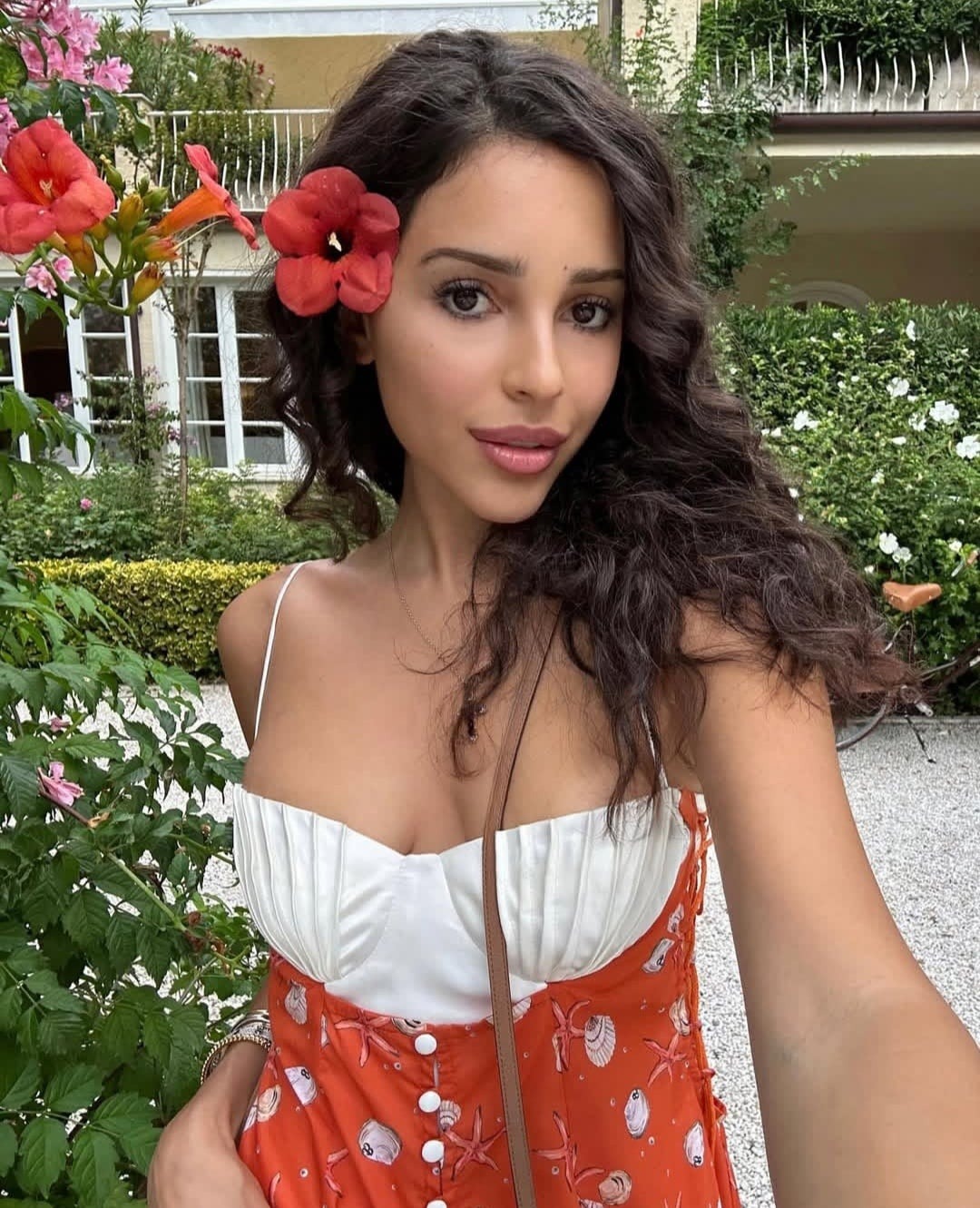 UDEIN escort in Paris