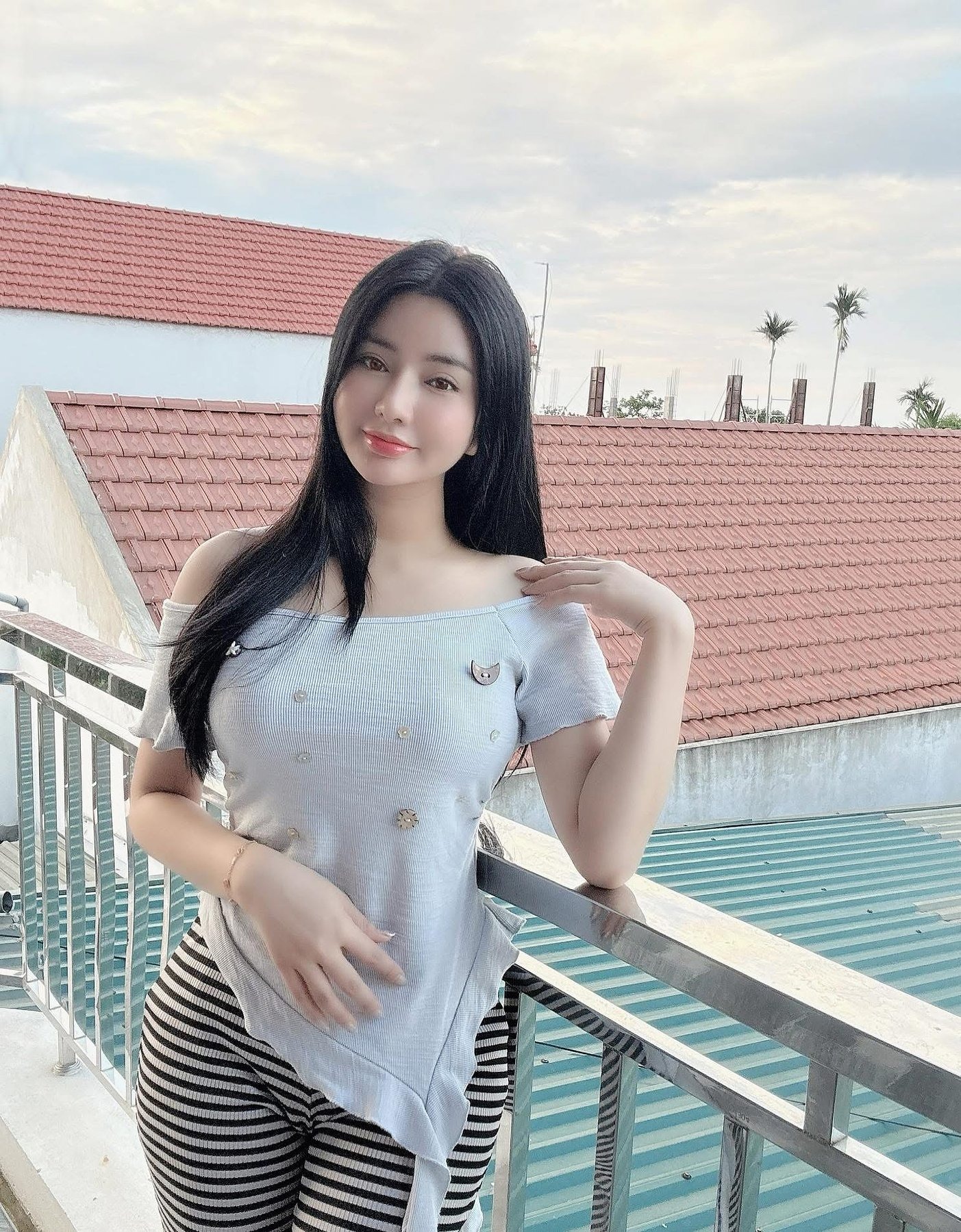 Nina escort in Hanoi