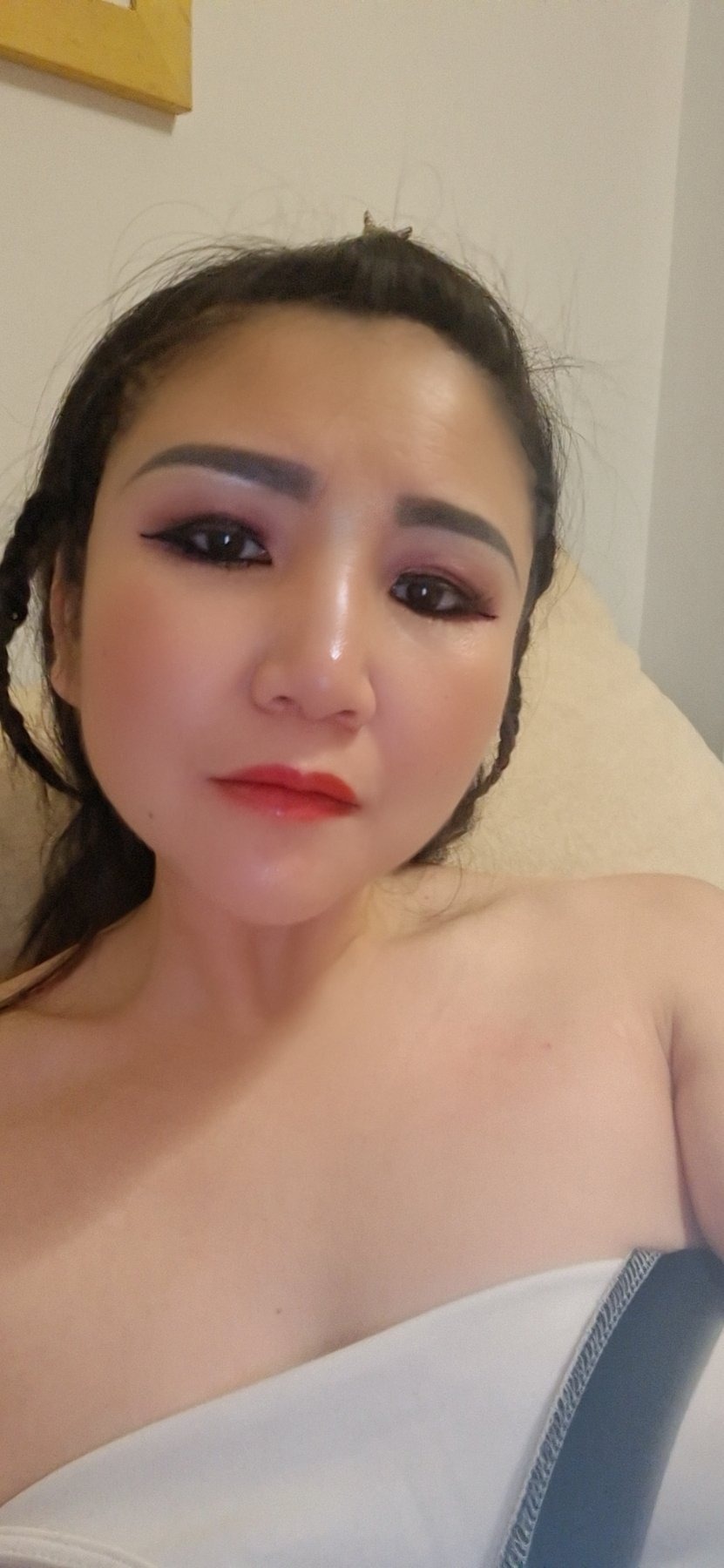 Nancy escort in Athens