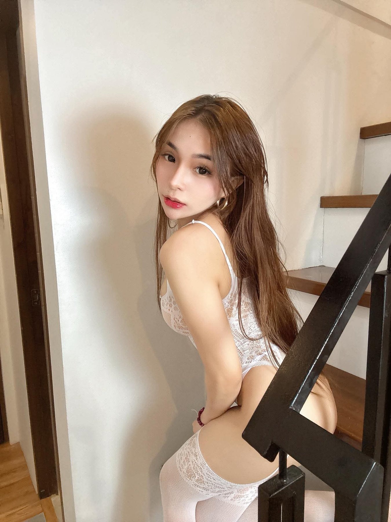 Aki escort in Dubai