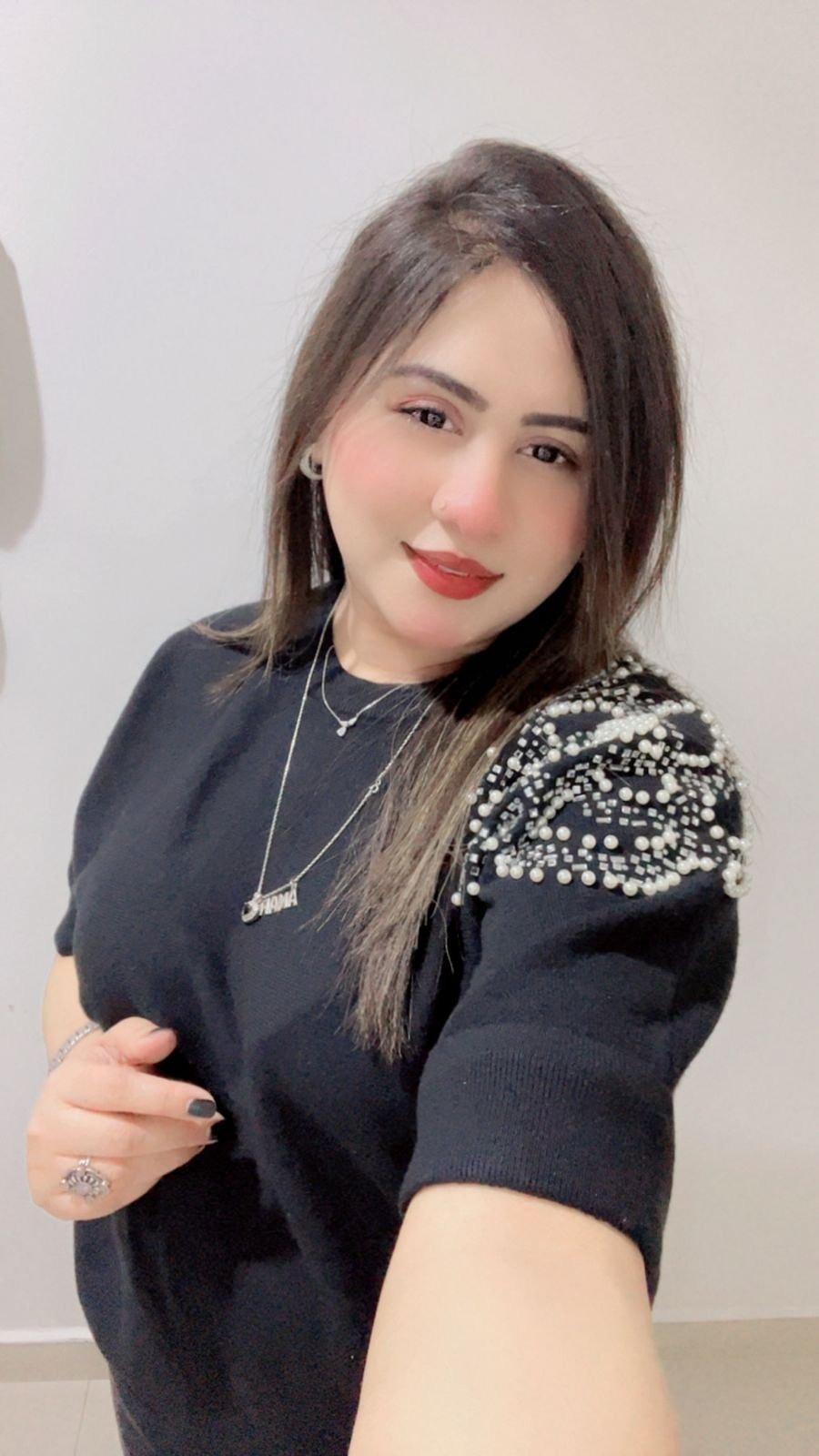 Sana escort in Karāchi