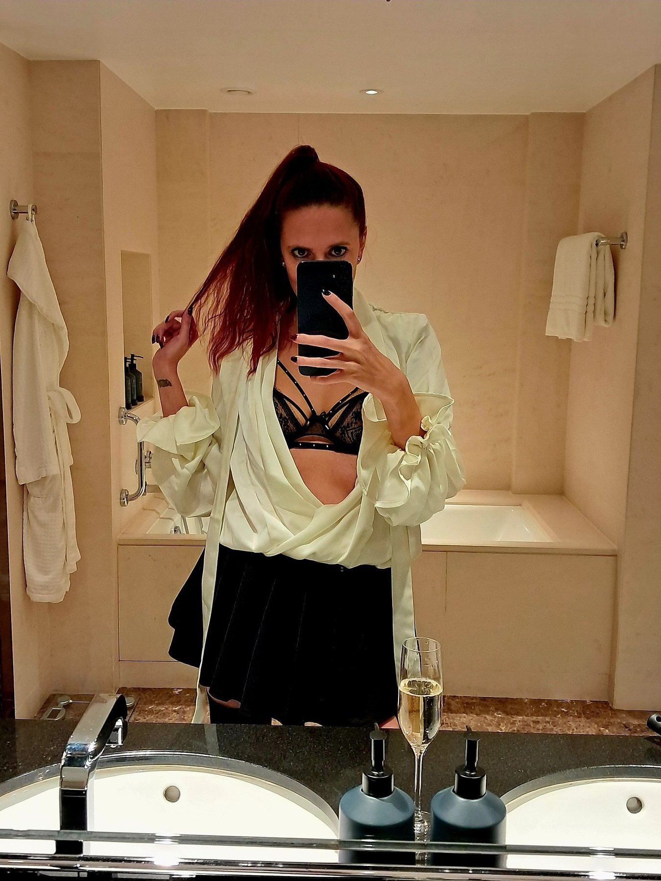 Katie Dee escort in London