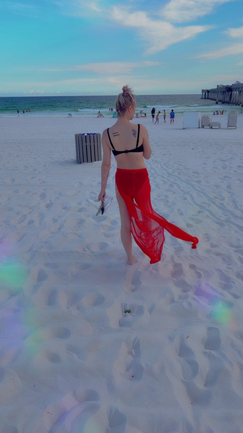 Angel escort in Chicago