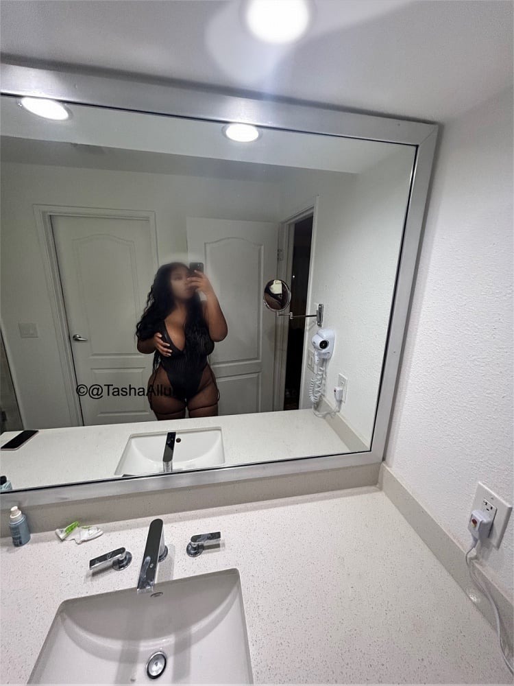 Aura Allure escort in Sacramento