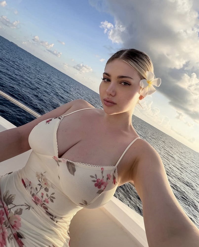 Elena escort in San Diego