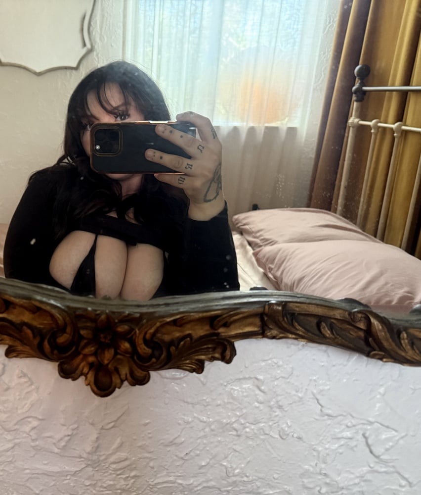 Carrie Madders escort in Los Angeles