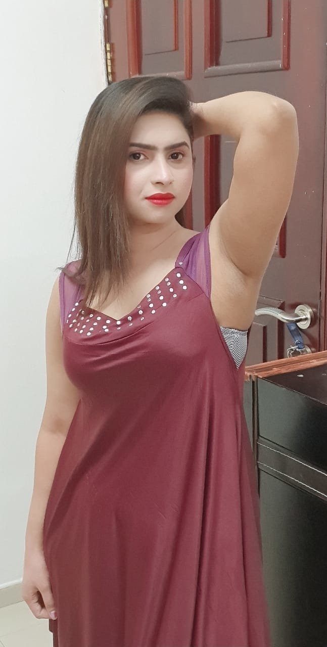 Paroo Busty Girl escort in Dubai