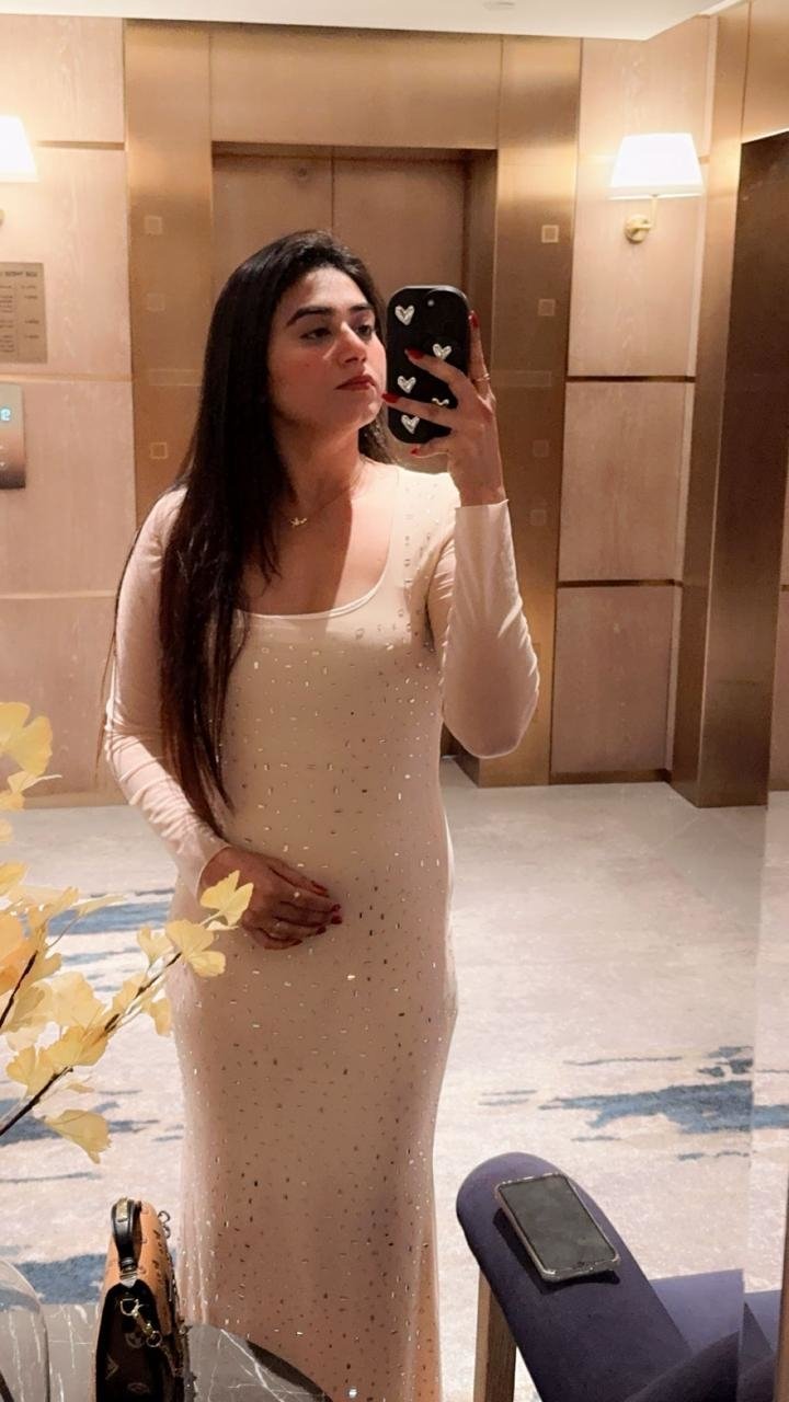 Shruti Real Meet escort in Dubai