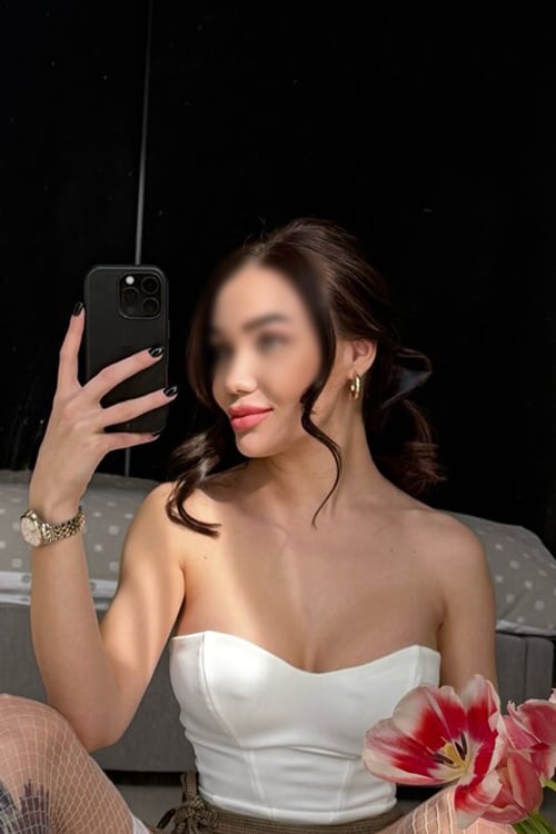 Zlata escort in Berlin