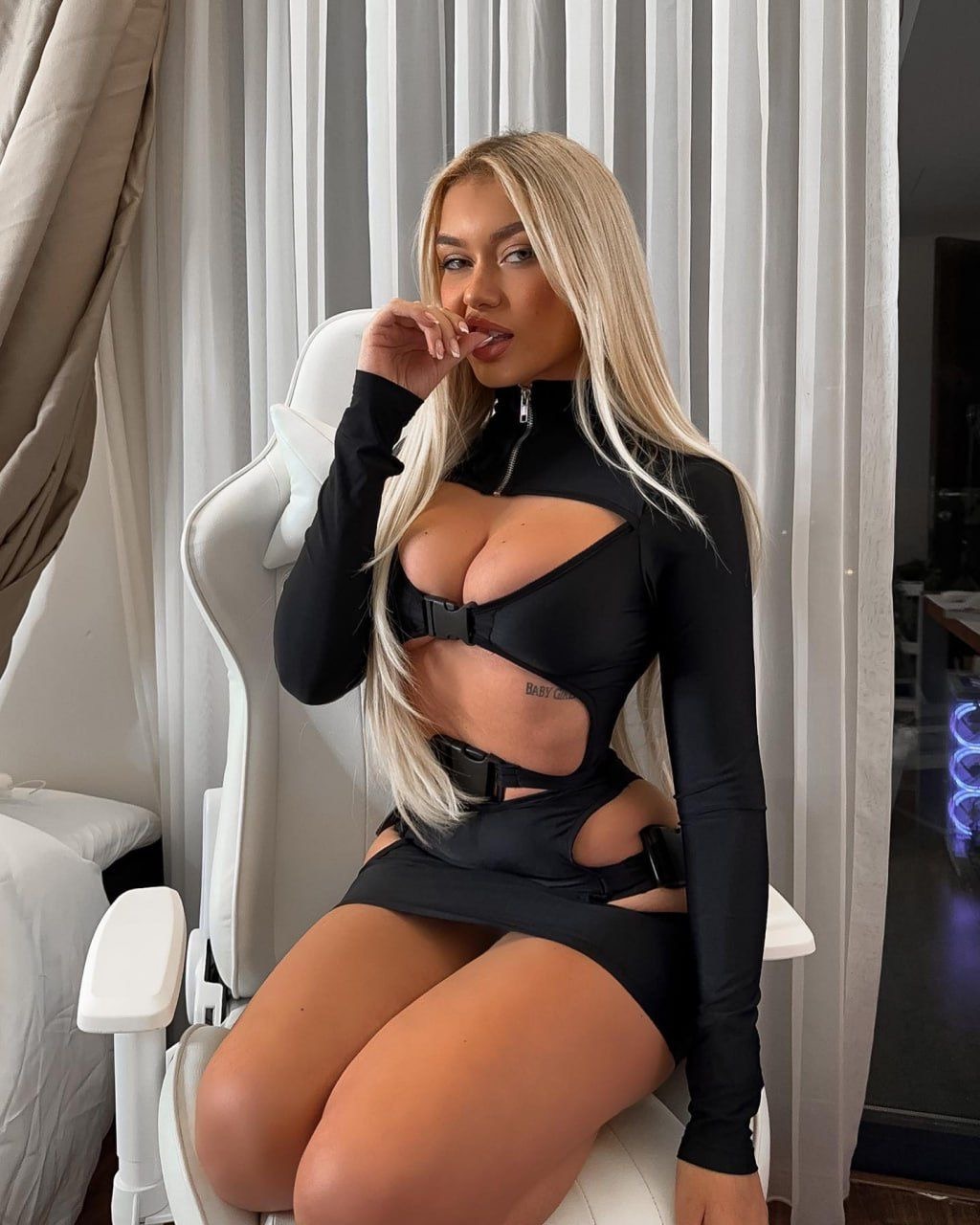 Louisa escort in Dublin