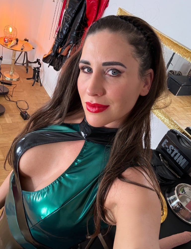 Dominatrix mistress escort in Rijeka