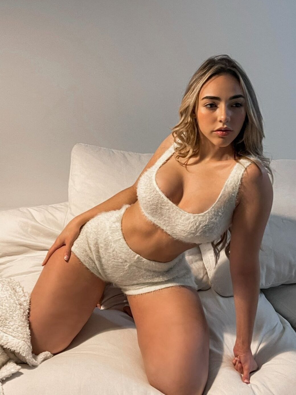 Lilliana escort in Vilnius