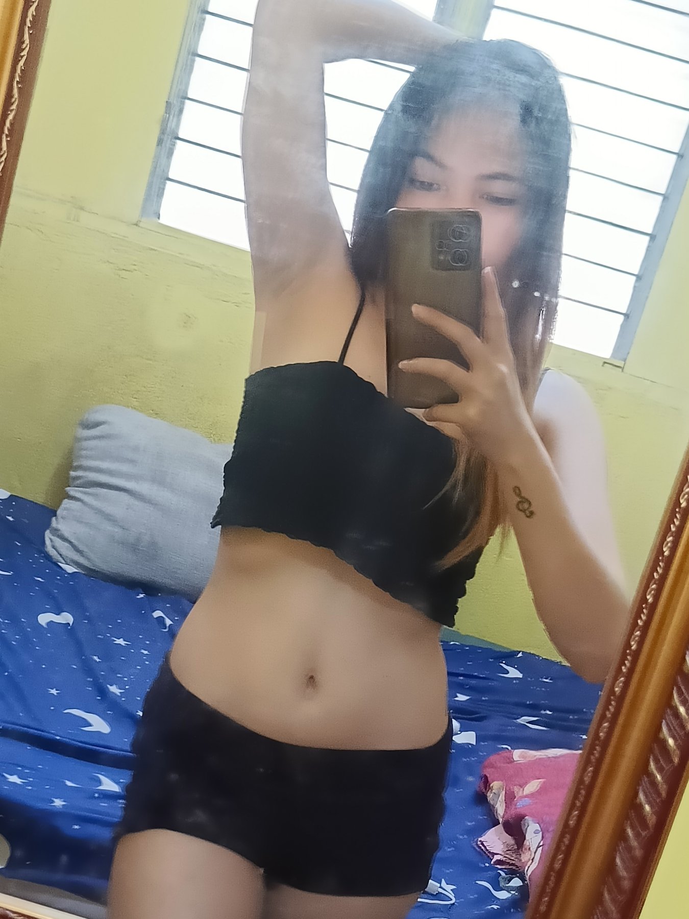 Lou Yiee Core escort in Manila