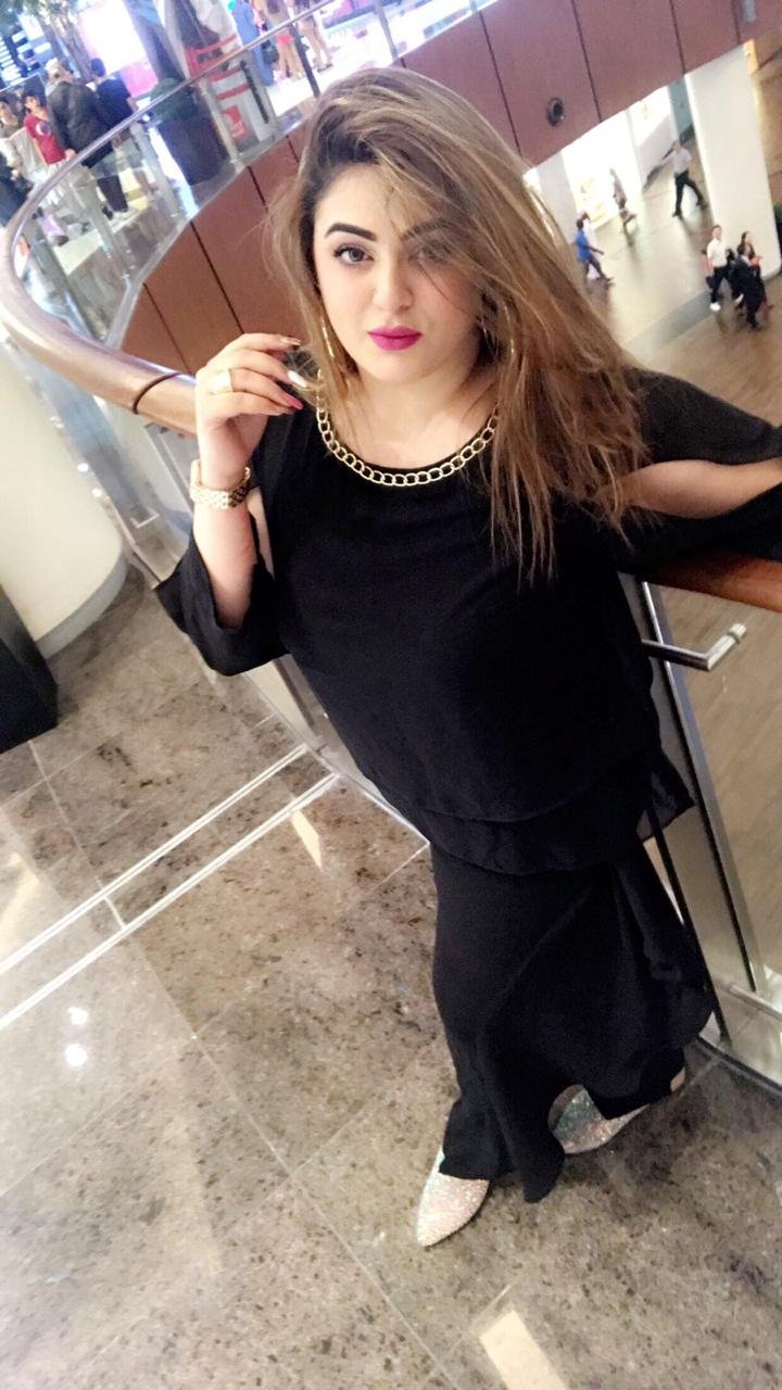 Priya Big Busty Model escort in Dubai