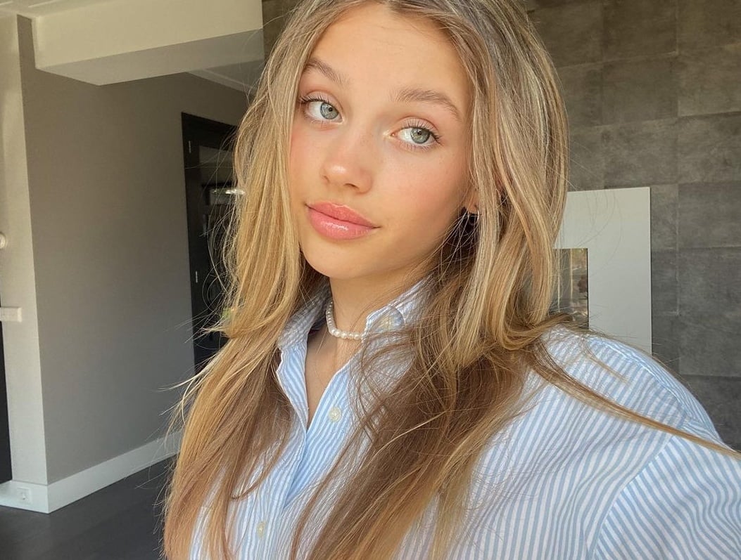 TEELA escort in Paris