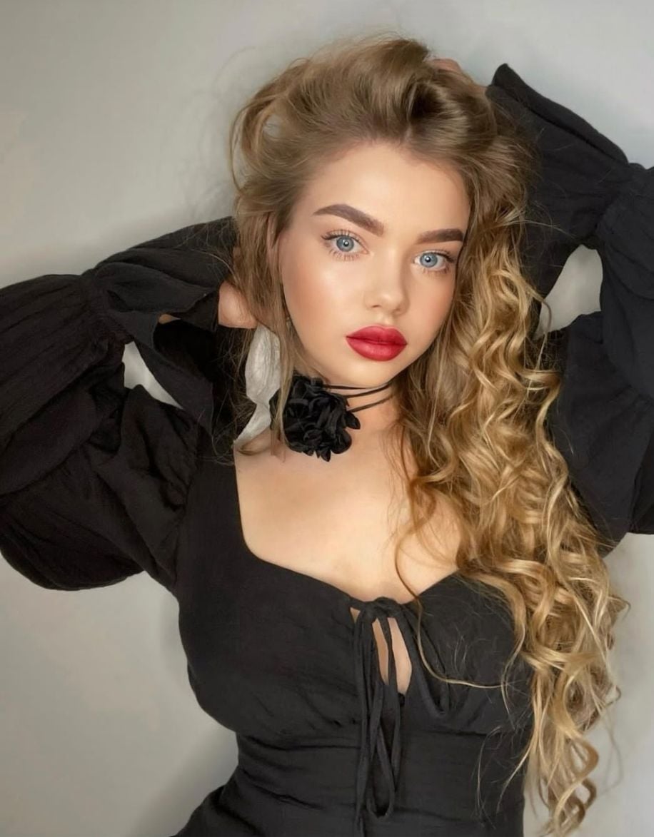 DAYONA escort in Paris
