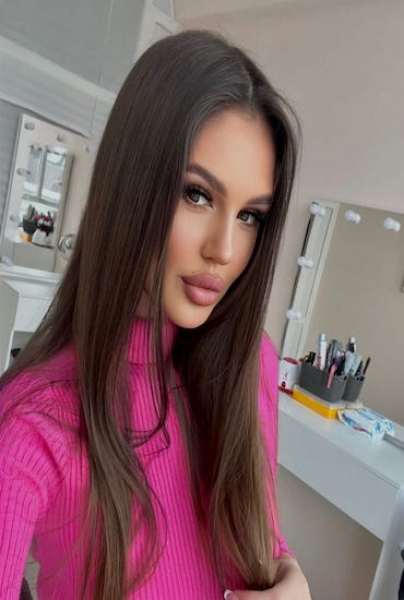 Alisa escort in Paris