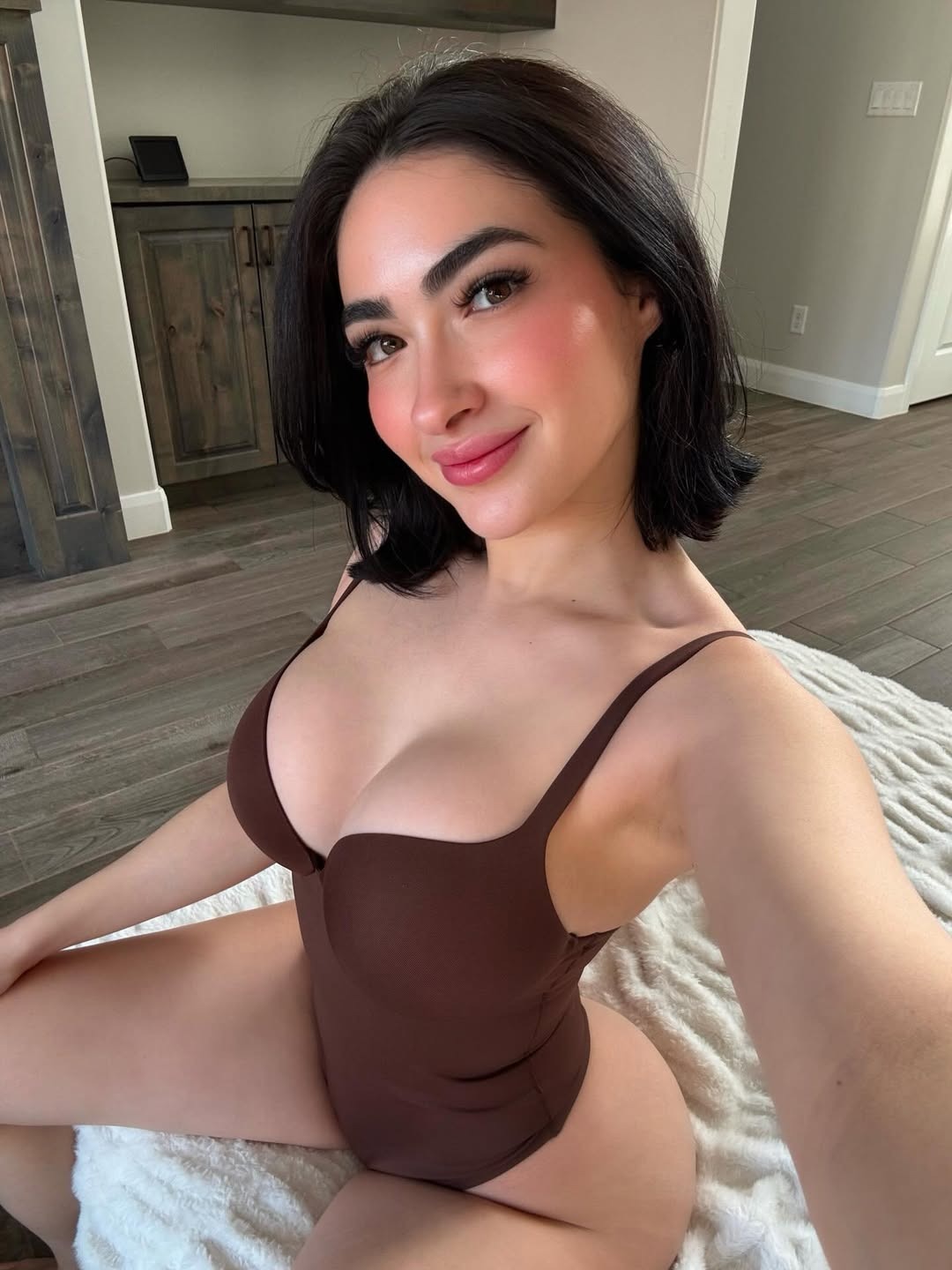 Ivyni escort in Lisbon