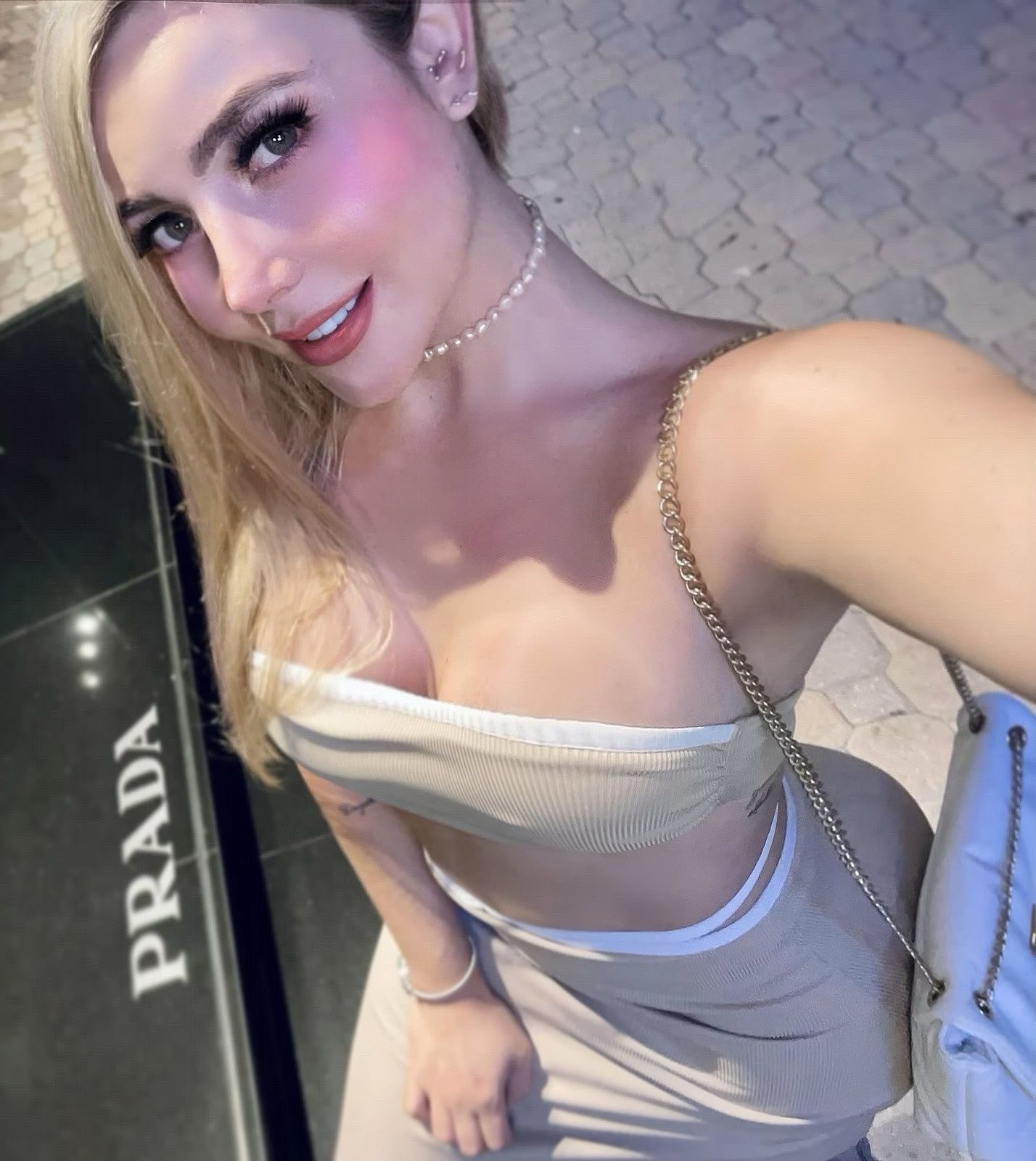 Emma escort in Dubai
